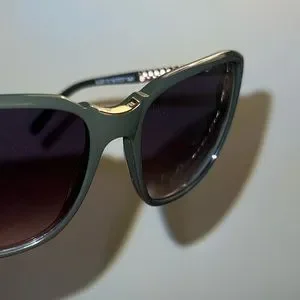 Balmain | Accessories | Balmain Sunglasses Chain Link Sturdy  display picture 1